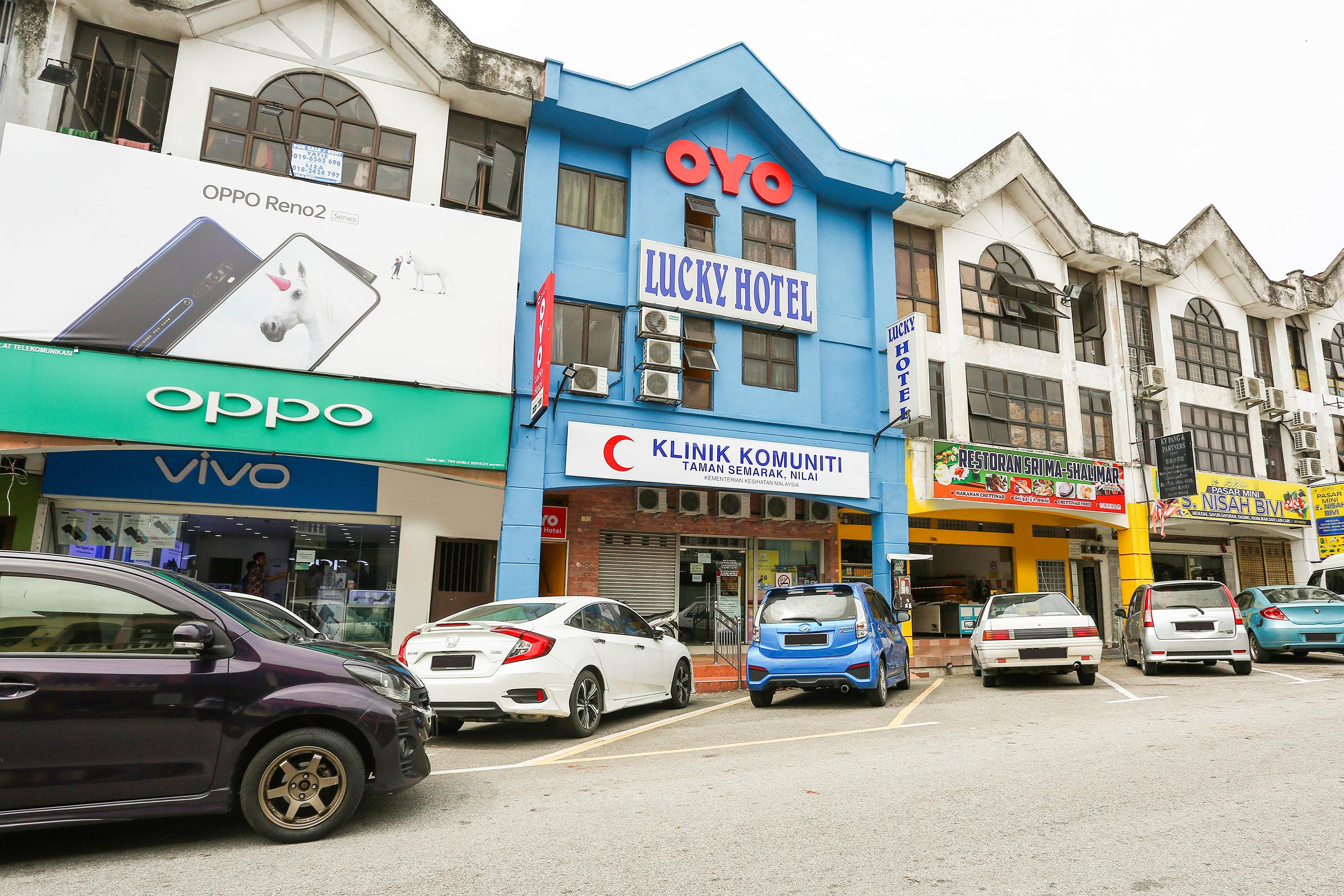 Lucky Budget Hotel @ Nilai Bagian luar foto